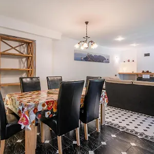 https://villa-can-serra.balearic-islands.net